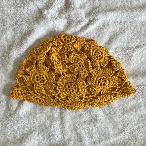 Accessories - 3/$20 Crochet hat flowers yellow summer